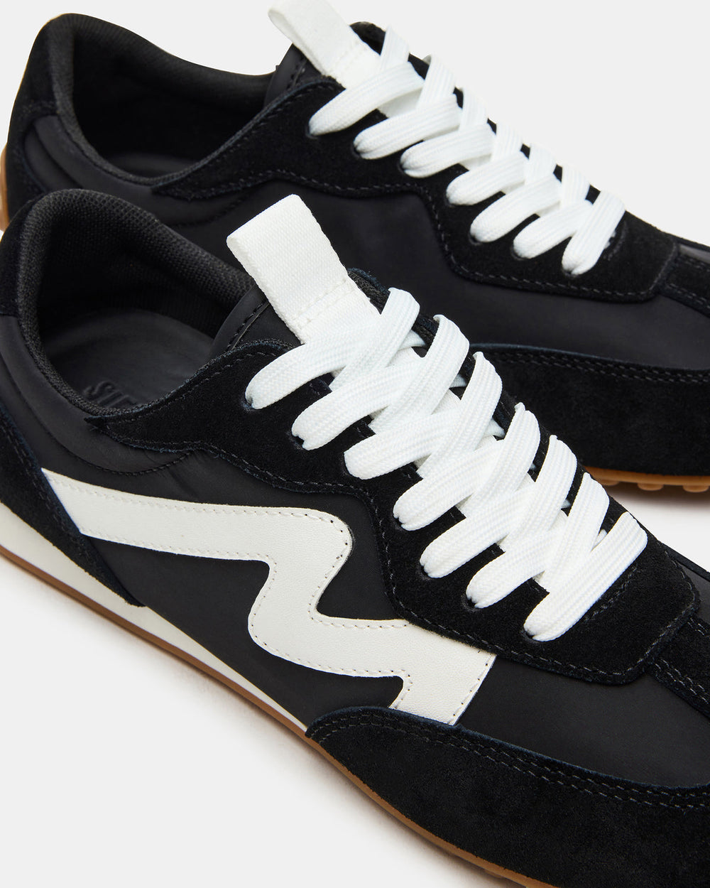 CASPER Black/White Low-Top Lace-Up Women's Sneaker