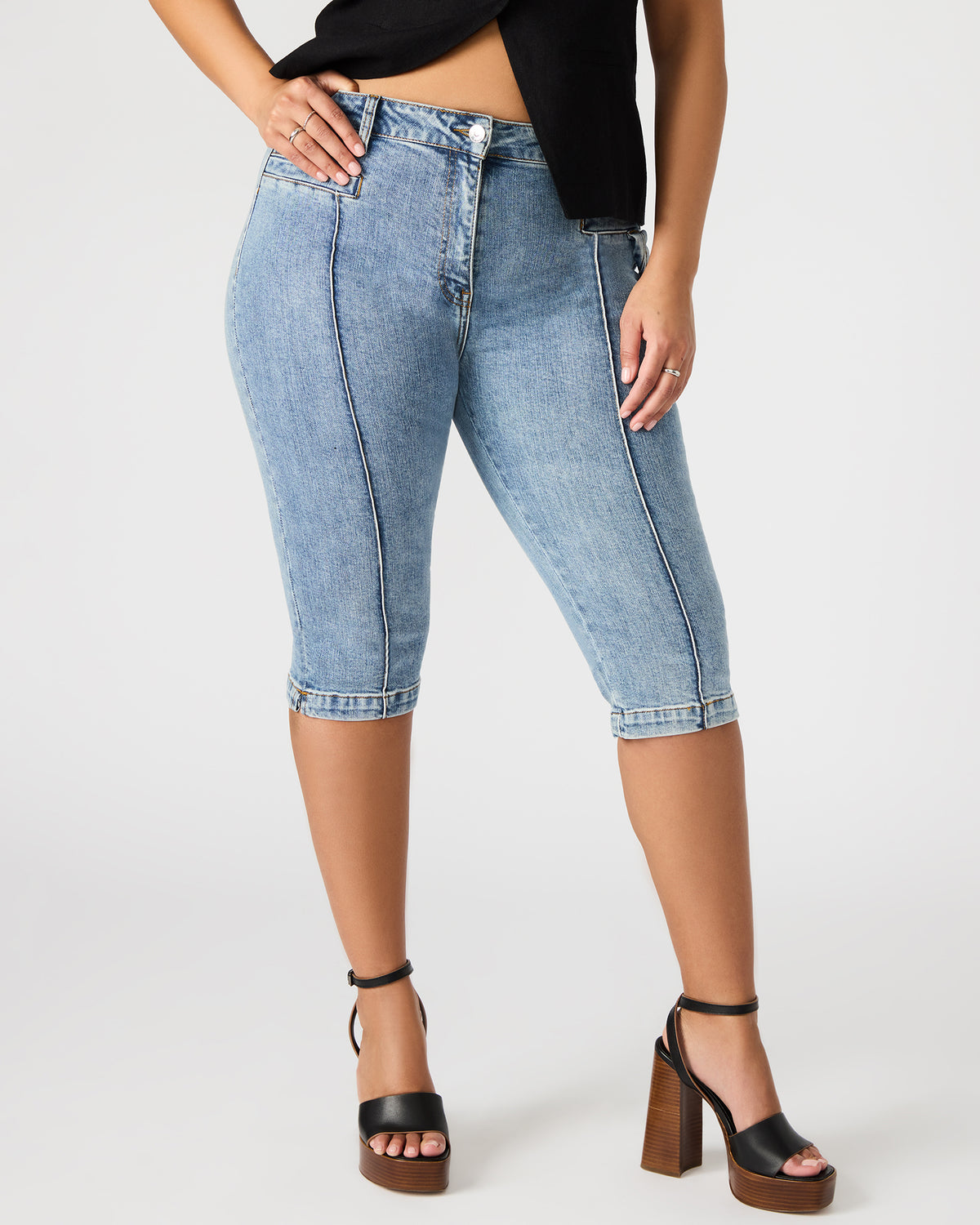 SKINNY DELRAY Denim Women's Fitted Capri Pants